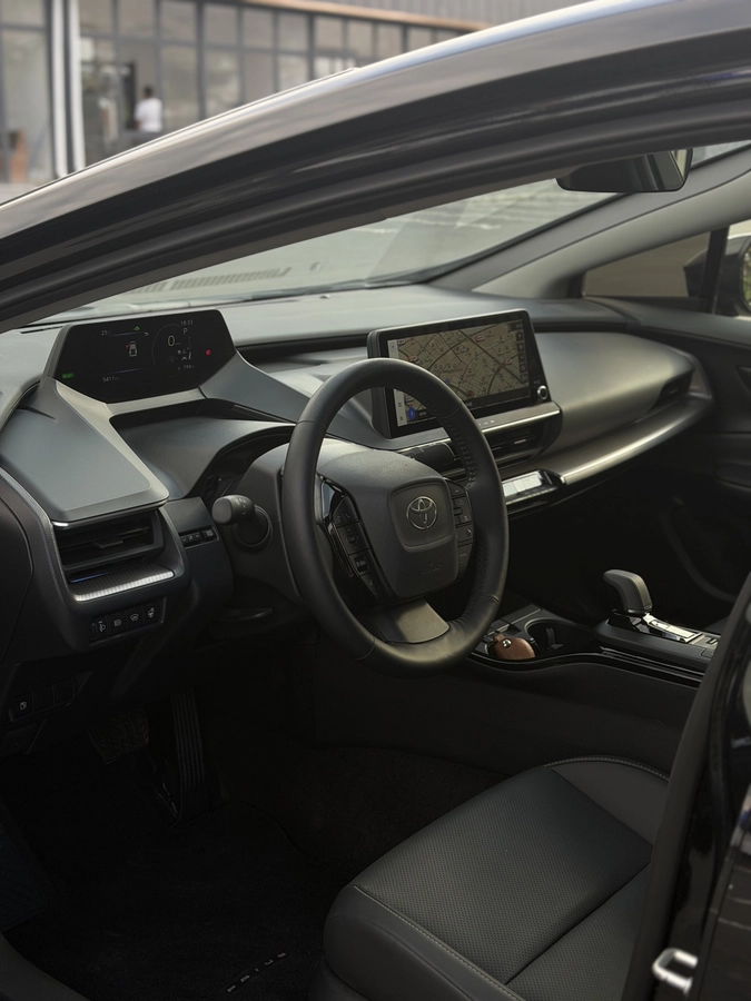 Toyota Prius, 2025 — фото 4 из 9