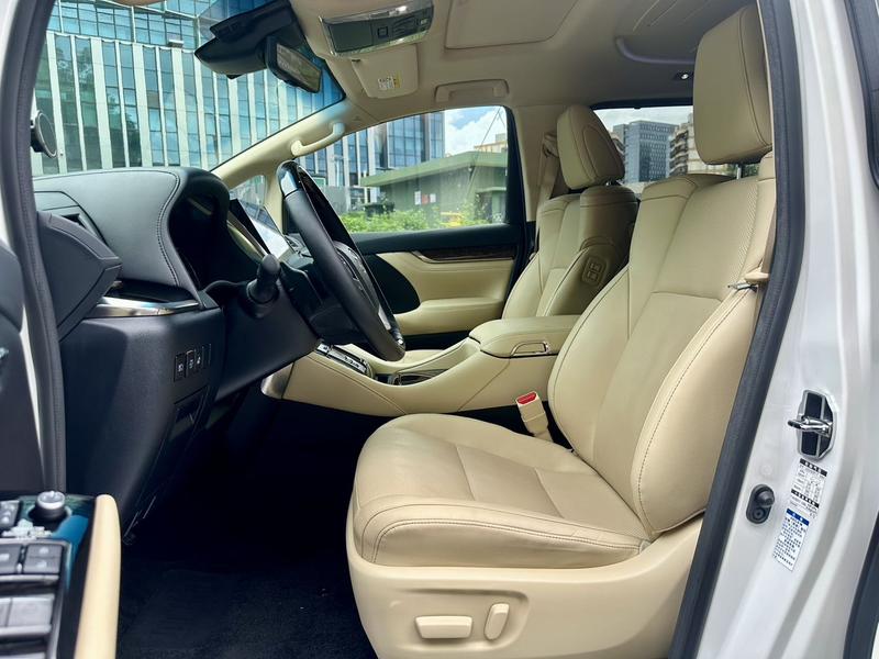 Toyota Alphard, 2022 — фото 10 из 12