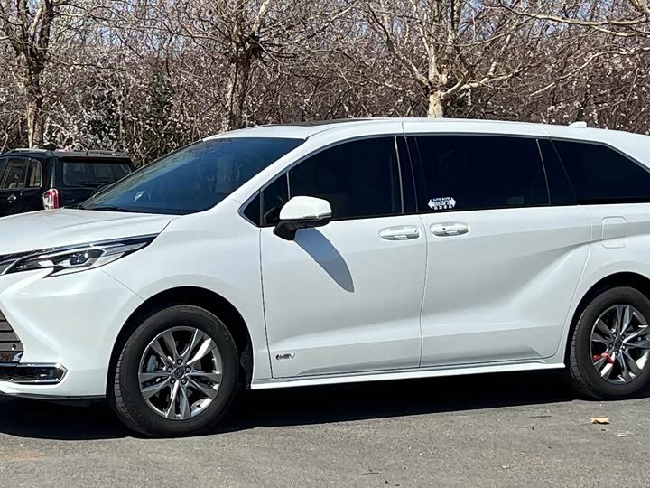 Toyota Sienna, 2024 — купить в Орле под ключ