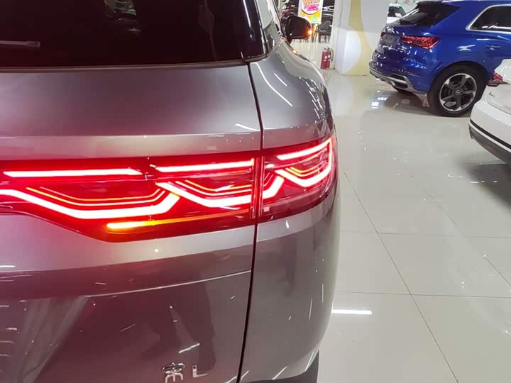 BYD Song L DM-i Hybrid, 2025 — фото 8 из 9