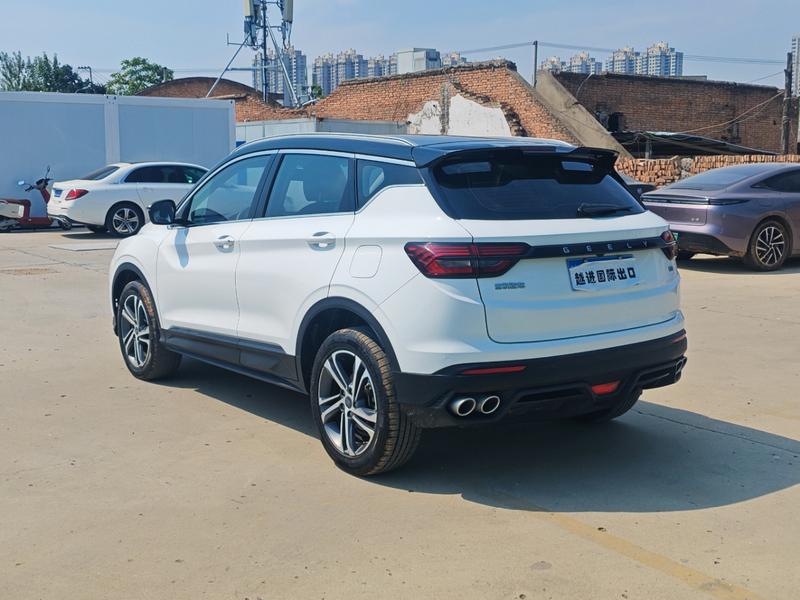 Geely Coolray, 2022 — фото 4 из 11