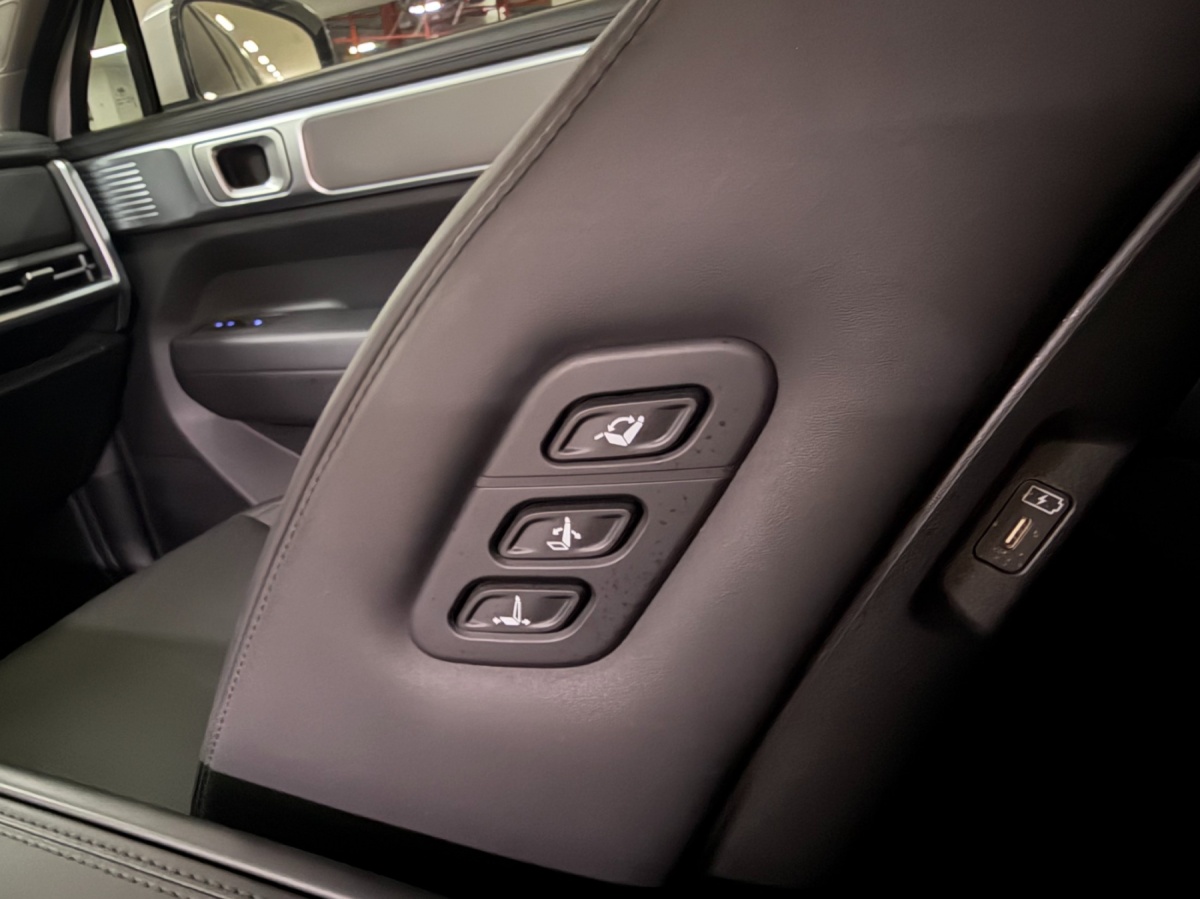 Hyundai Santa Fe, 2023 — фото 9 из 12