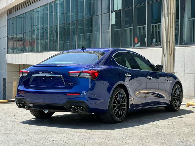 Maserati Ghibli, 2022 — фото 6 из 10