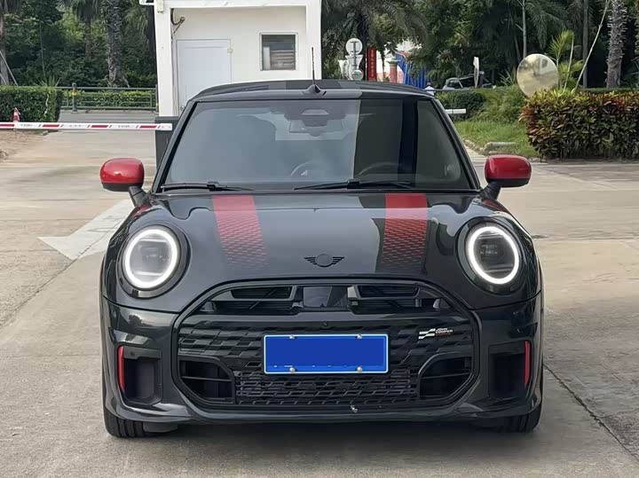 Mini Mini JCW, 2026 — фото 2 из 9