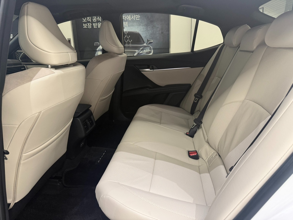 Toyota Camry, 2025 — фото 11 из 12