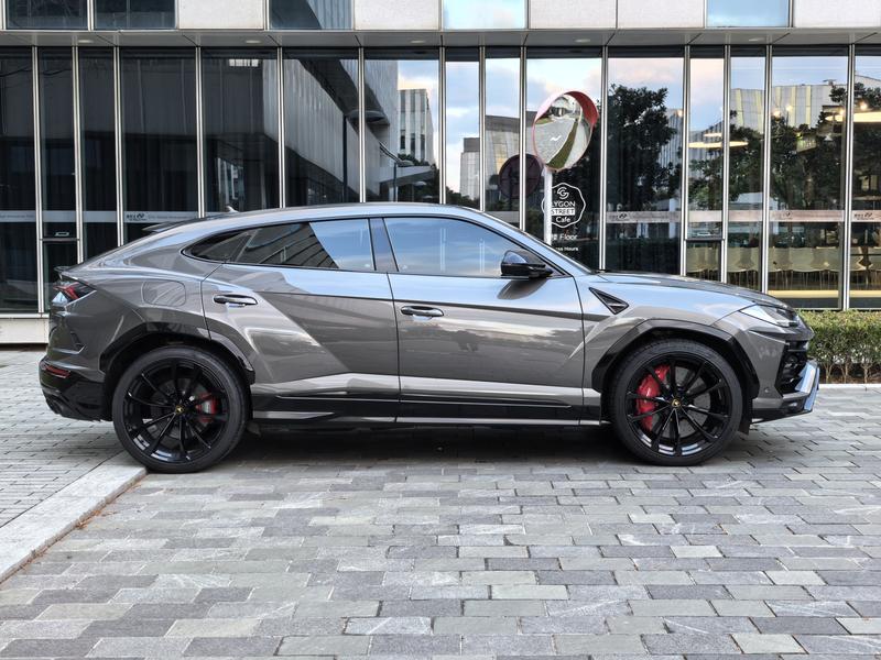 Lamborghini Urus, 2022 — фото 8 из 12