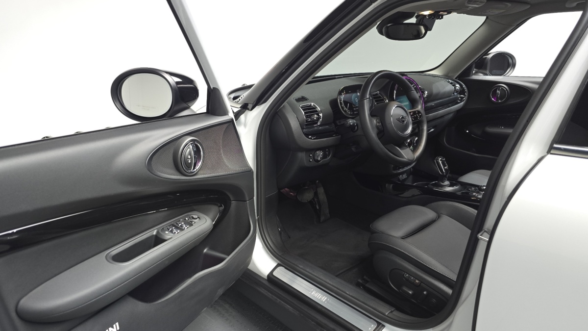 Mini Clubman, 2024 — фото 10 из 12