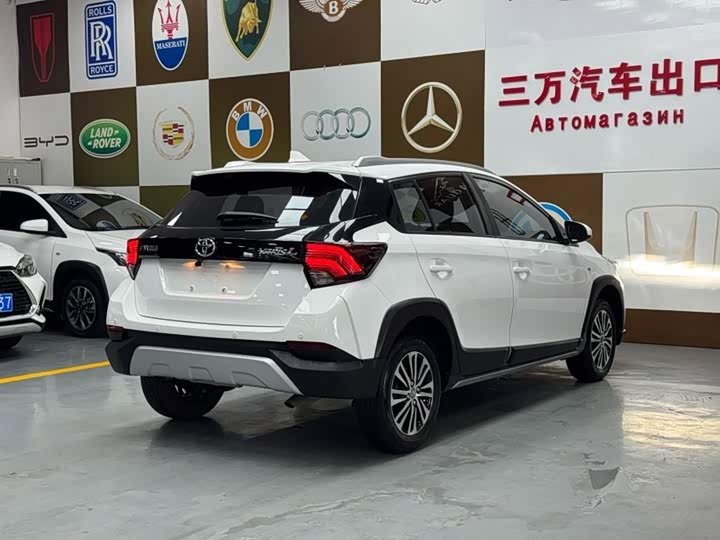 Toyota Yaris L Hatchback, 2022 — фото 6 из 9