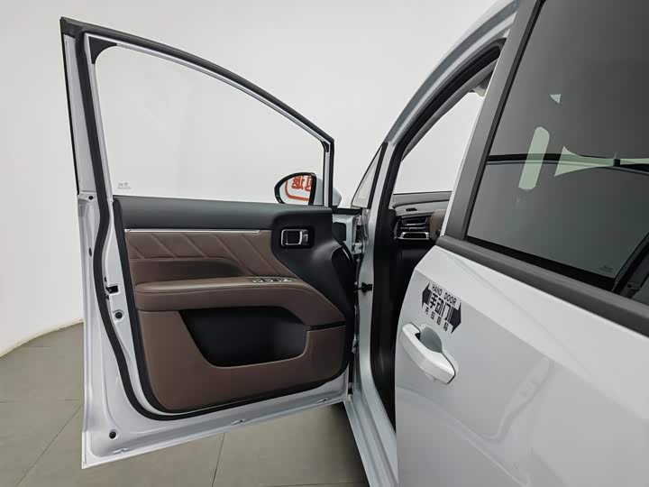 Wuling Starlight 730, 2025 — фото 8 из 9