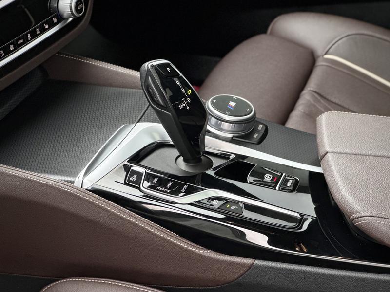 BMW 5 Series Hybrid, 2022 — фото 11 из 12