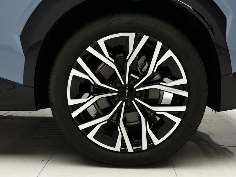 Lynk & Co 08 EM-P Hybrid, 2025 — фото 11 из 12