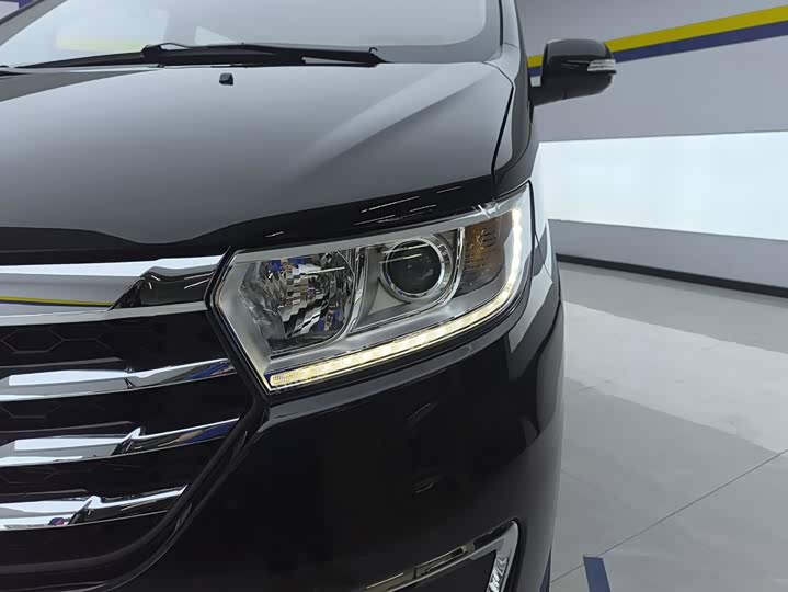 JAC Refine M3, 2026 — фото 5 из 9