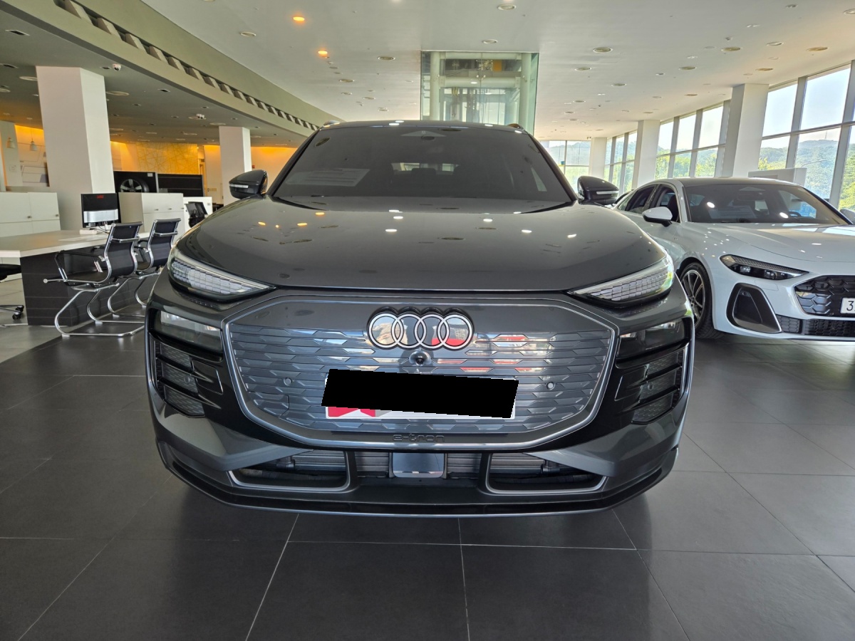 Audi Q6 e-tron, 2025 — фото 3 из 12