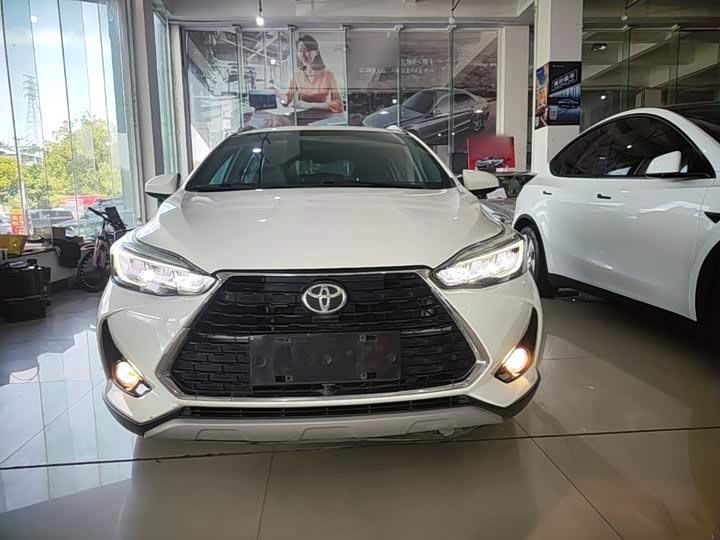 Toyota Yaris L Hatchback, 2021 — фото 3 из 9