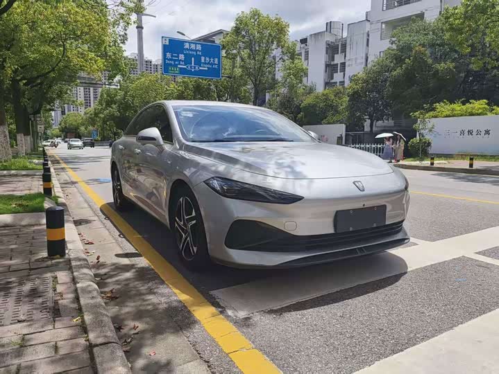 Roewe D7, 2023 — фото 3 из 9