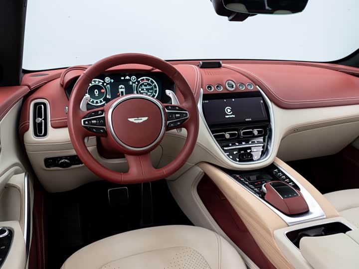 Aston Martin DBX, 2022 — фото 6 из 9