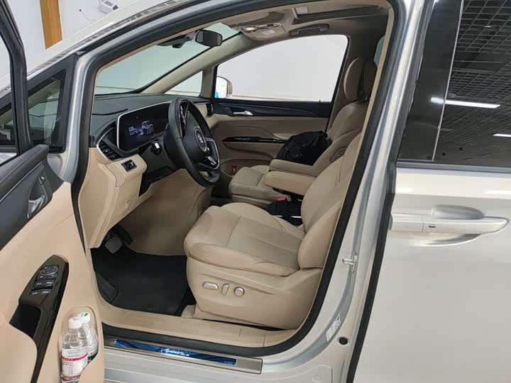 Buick GL8 Hybrid, 2025 — фото 4 из 9