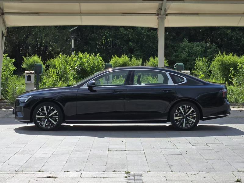 Volvo S90, 2025 — фото 3 из 11