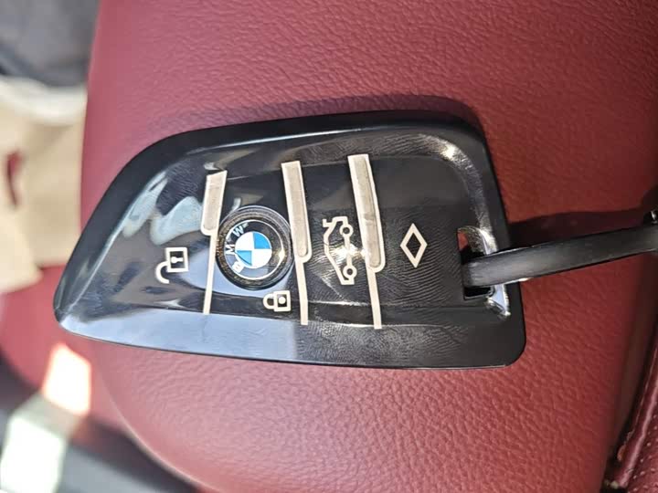 BMW iX3, 2022 — фото 9 из 9