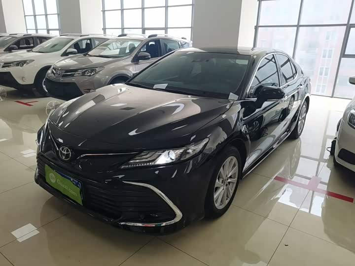 Toyota Camry, 2023 — фото 2 из 9