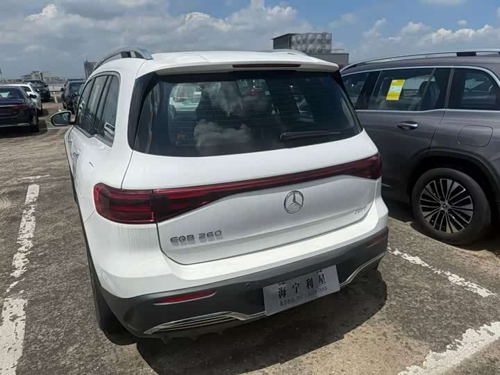Mercedes-Benz EQB, 2026 — фото 3 из 3