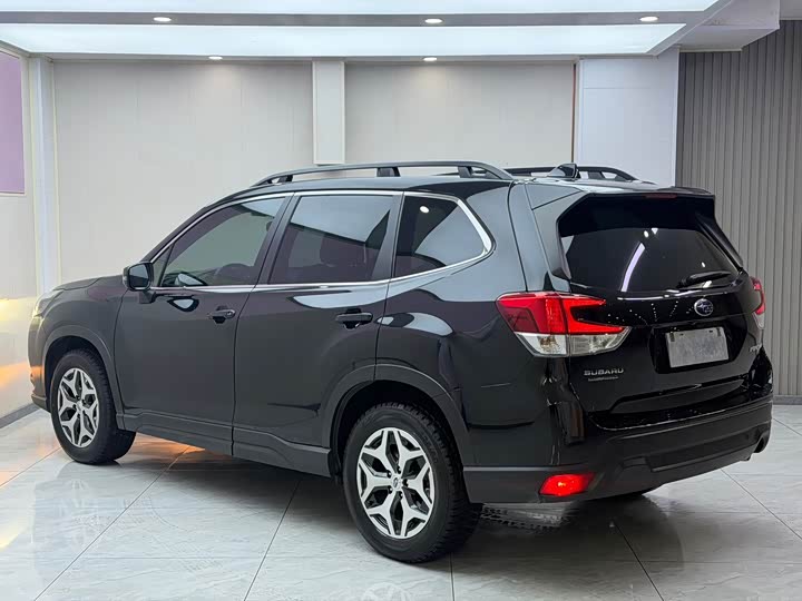 Subaru Forester, 2022 — фото 6 из 9