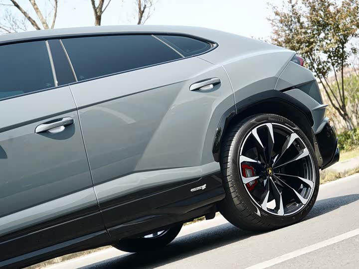 Lamborghini Urus, 2024 — фото 7 из 9