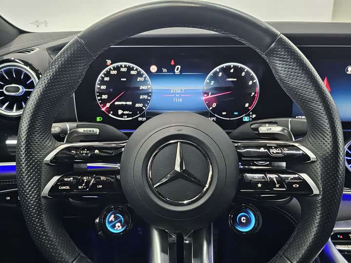 Mercedes-Benz AMG GT, 2025 — фото 5 из 9