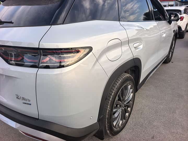 BYD Song Ultra EV, 2025 — фото 9 из 9