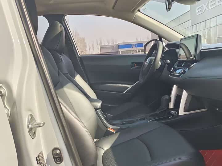 Toyota Corolla Cross, 2023 — фото 8 из 9