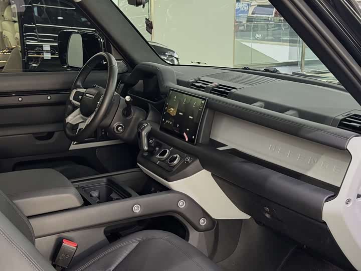 Land Rover Defender, 2023 — фото 9 из 9