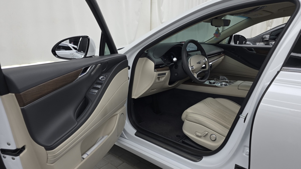 Genesis G80, 2023 — фото 9 из 12