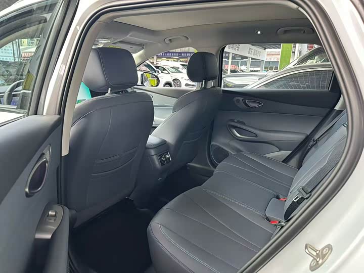 BYD Sea Lion 05 DM-i Hybrid, 2026 — фото 4 из 9