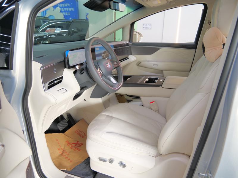 Buick OMPV, 2025 — фото 12 из 12