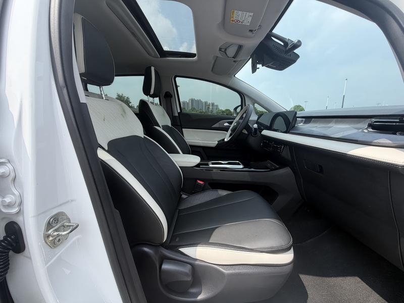 Geely Geometry E Firefly, 2023 — фото 11 из 12