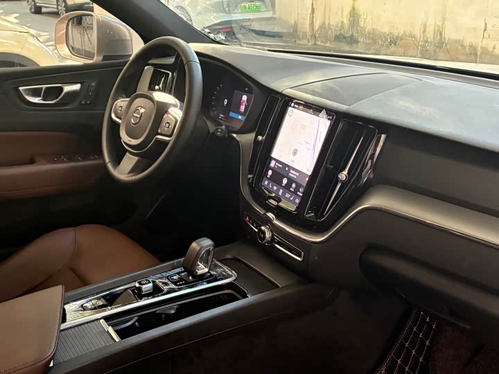 Volvo XC60, 2023 — фото 9 из 9