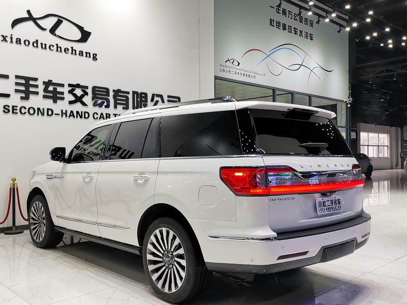 Lincoln Navigator, 2023 — фото 4 из 12