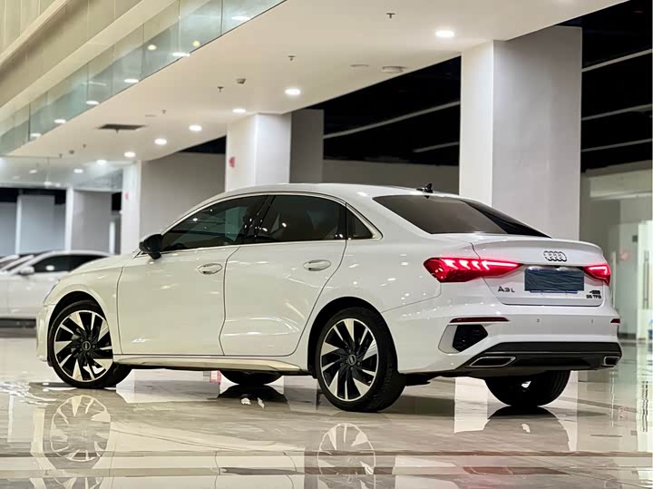 Audi A3, 2023 — фото 4 из 9