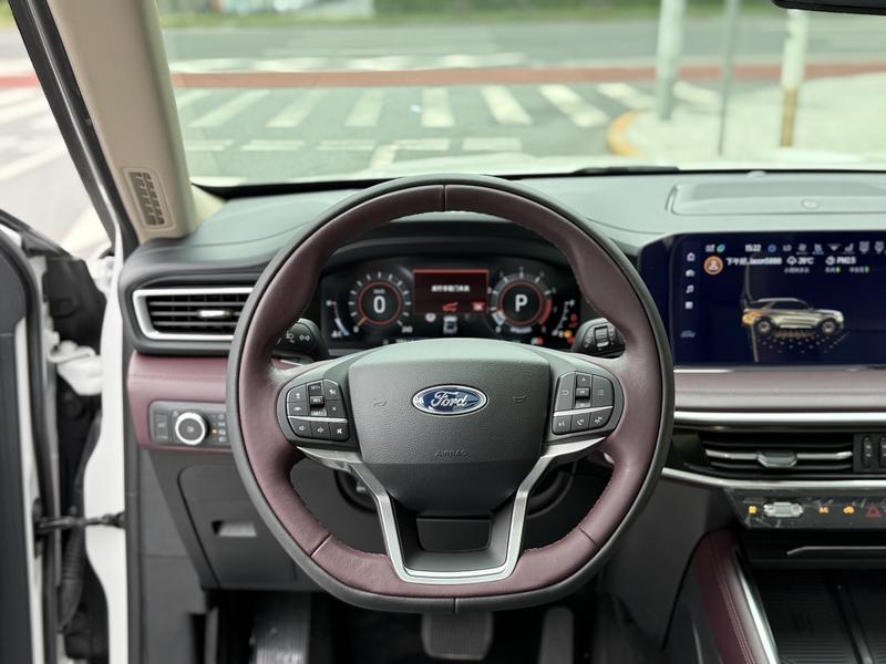 Ford Explorer, 2023 — фото 9 из 12