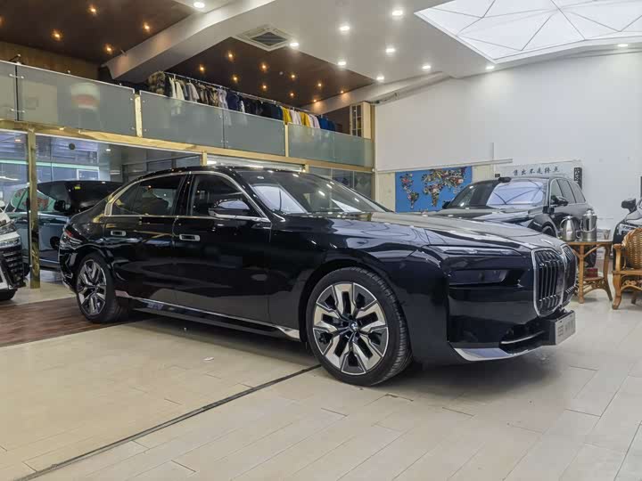 BMW 7 Series, 2025 — фото 3 из 9
