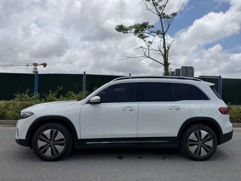 Mercedes-Benz EQB, 2023 — фото 3 из 10