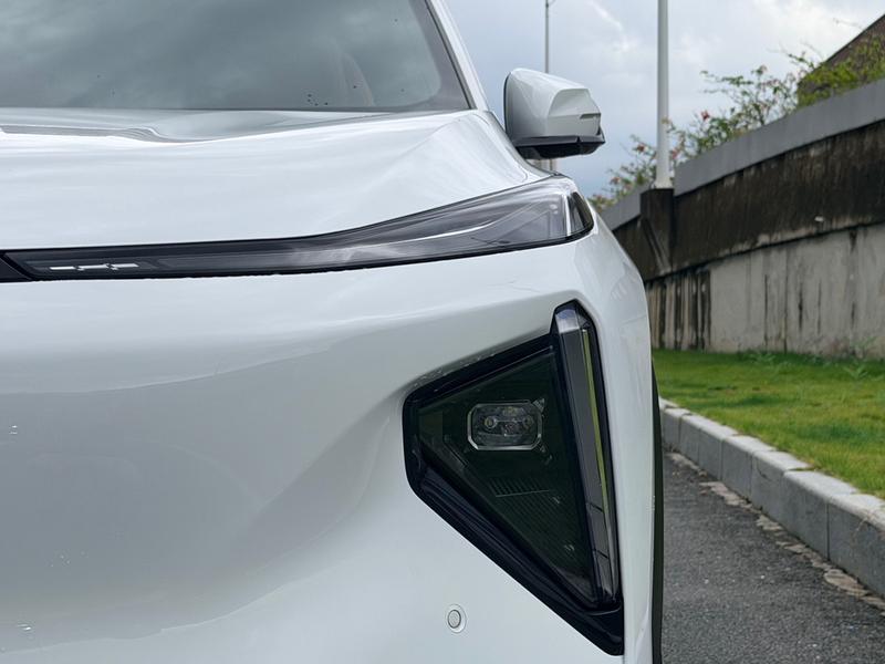 Geely Galaxy L7, 2024 — фото 9 из 12