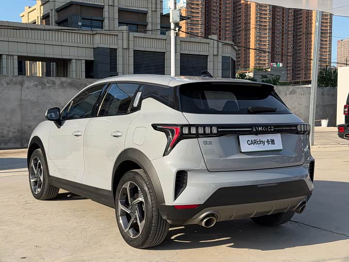 Lynk & Co 06 EM-P Hybrid, 2022 — фото 6 из 9