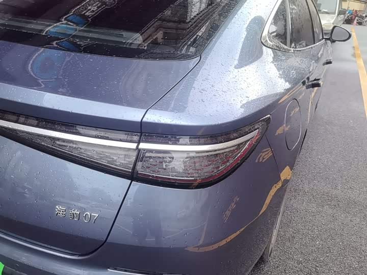 BYD Seal 07 DM-i Hybrid, 2025 — фото 8 из 9