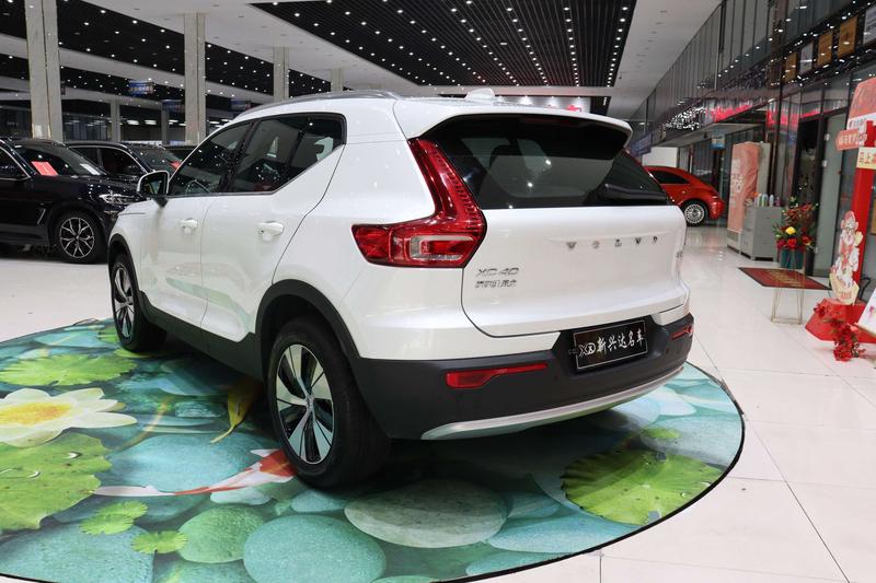 Volvo XC40, 2023 — фото 4 из 12