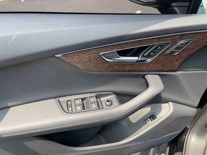 Audi Q7, 2023 — фото 9 из 9