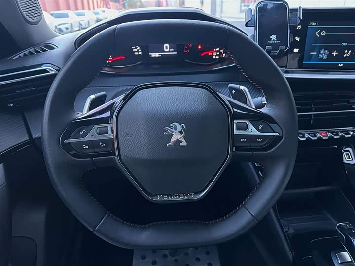 Peugeot 2008, 2022 — фото 8 из 9