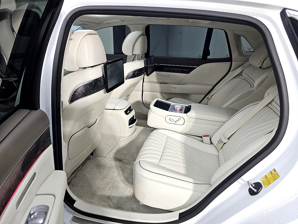 Genesis G90, 2023 — фото 10 из 12