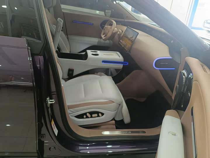 Avatr 07, 2024 — фото 8 из 9