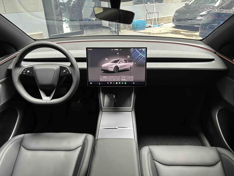 Tesla Model Y, 2026 — фото 7 из 12
